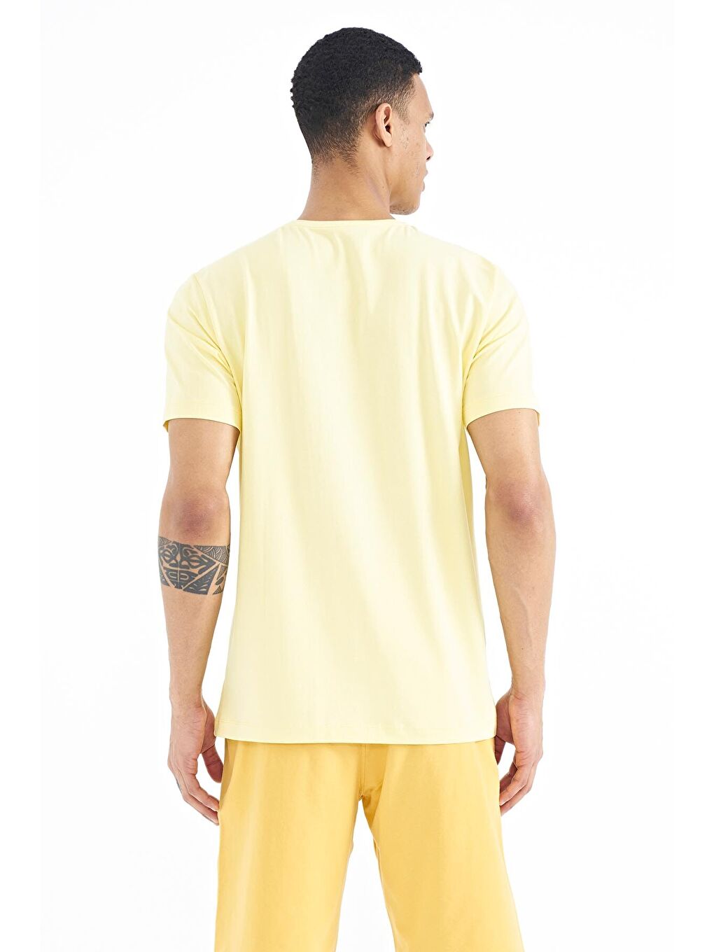 Sarı Yazı Baskılı O Yaka Standart Kalıp Erkek Tişört - 88174-4