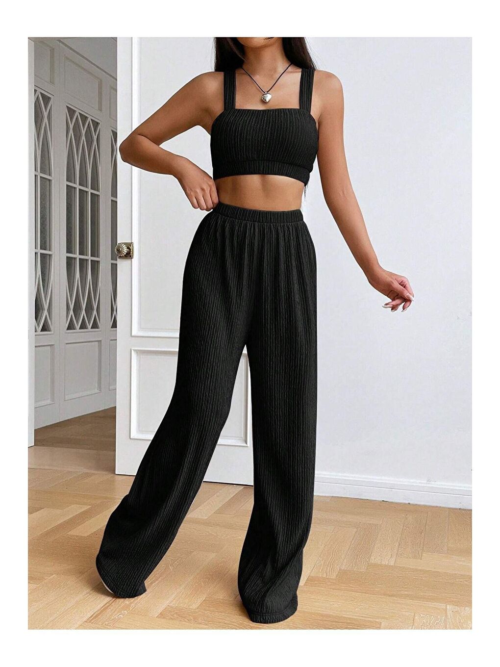 Trendseninle Siyah Bürümcük Krinkıl Örme Crop Pantolon Takım