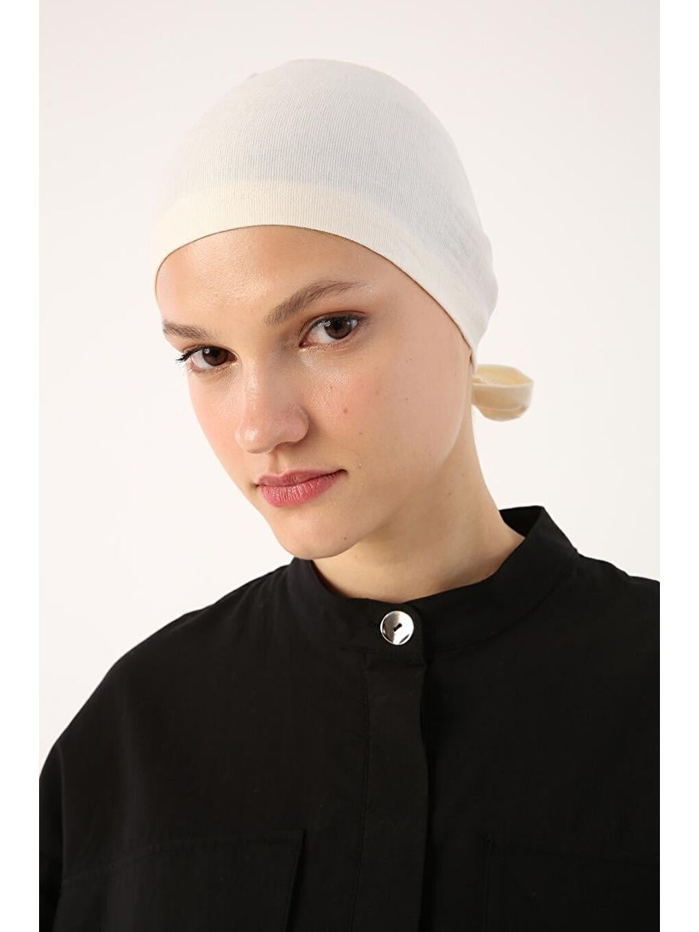 Ekru Elastanlı Dikişli Bone