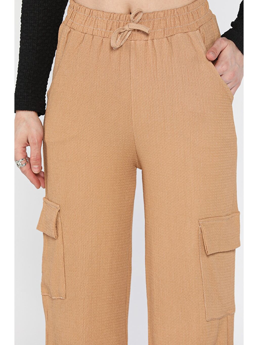 Ekru Kadın Bel Lastikli Bol Paça Kargo Cep Pantolon-3
