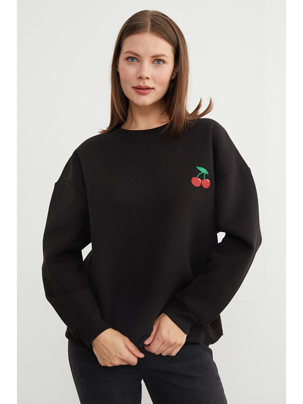 Siyah 3 İplik Kiraz Baskılı Oversize Sweatshirt-3
