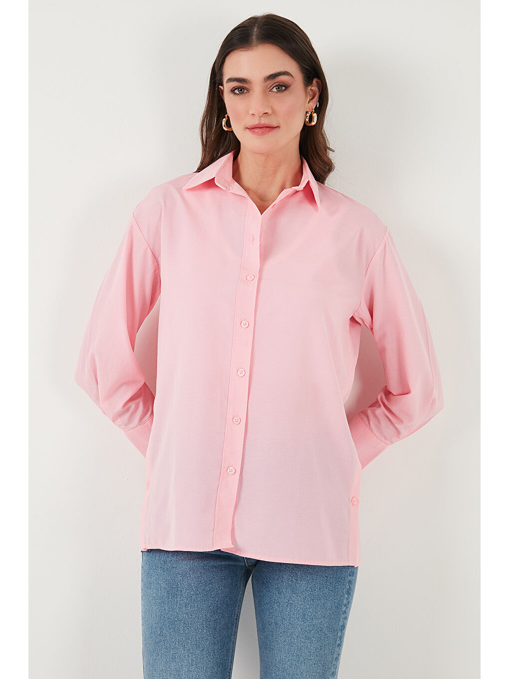 Pembe Pamuklu Regular Fit İliklenebilen Yırtmaç Detaylı Kadın Gömlek 6772920-3