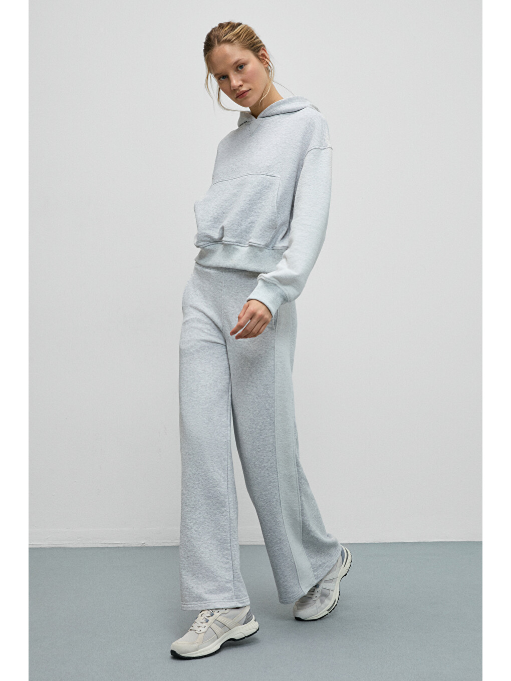 Tansy Kadın Kolları Kumaşın Tersinden Yapılmış Kapüşonlu Relaxed Fit Gri Melanj Sweatshirt