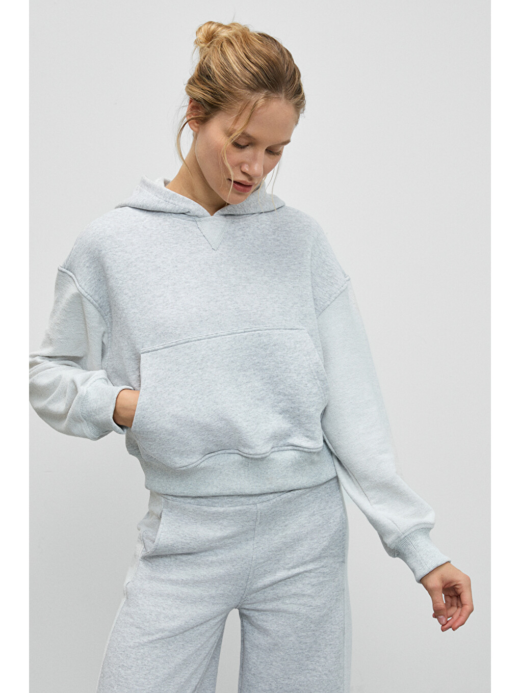 Tansy Kadın Kolları Kumaşın Tersinden Yapılmış Kapüşonlu Relaxed Fit Gri Melanj Sweatshirt-1