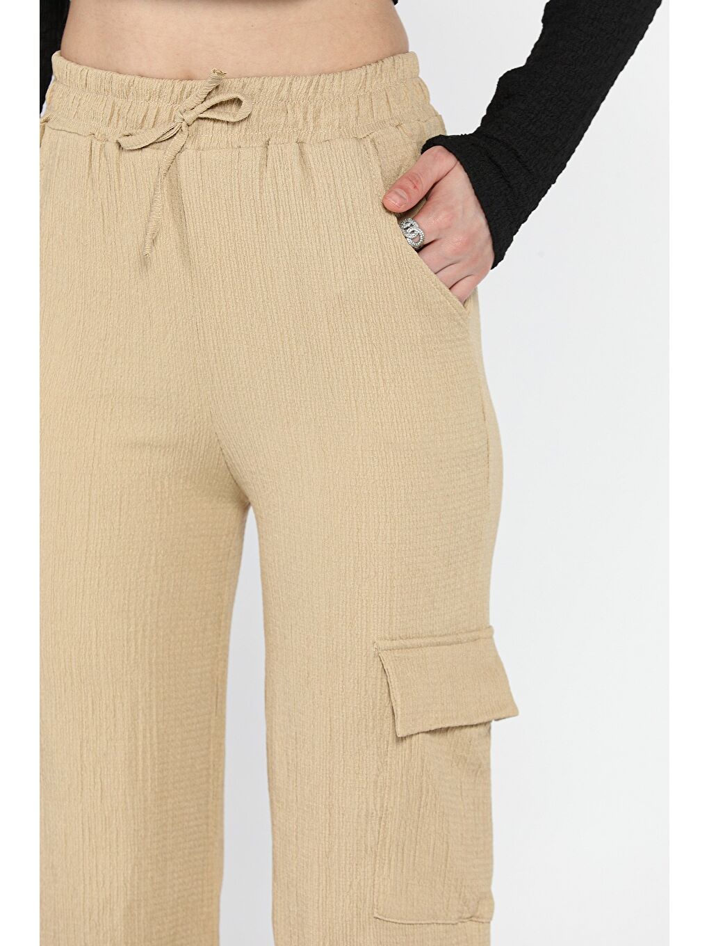 Bej Kadın Bel Lastikli Bol Paça Kargo Cep Pantolon-3