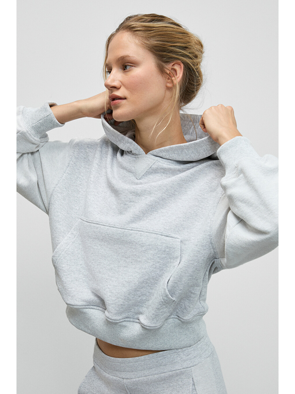 Tansy Kadın Kolları Kumaşın Tersinden Yapılmış Kapüşonlu Relaxed Fit Gri Melanj Sweatshirt-3