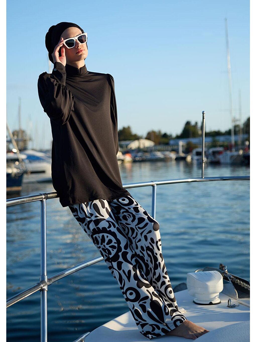 Siyah Asil Desenli Mayo Pantolon-1