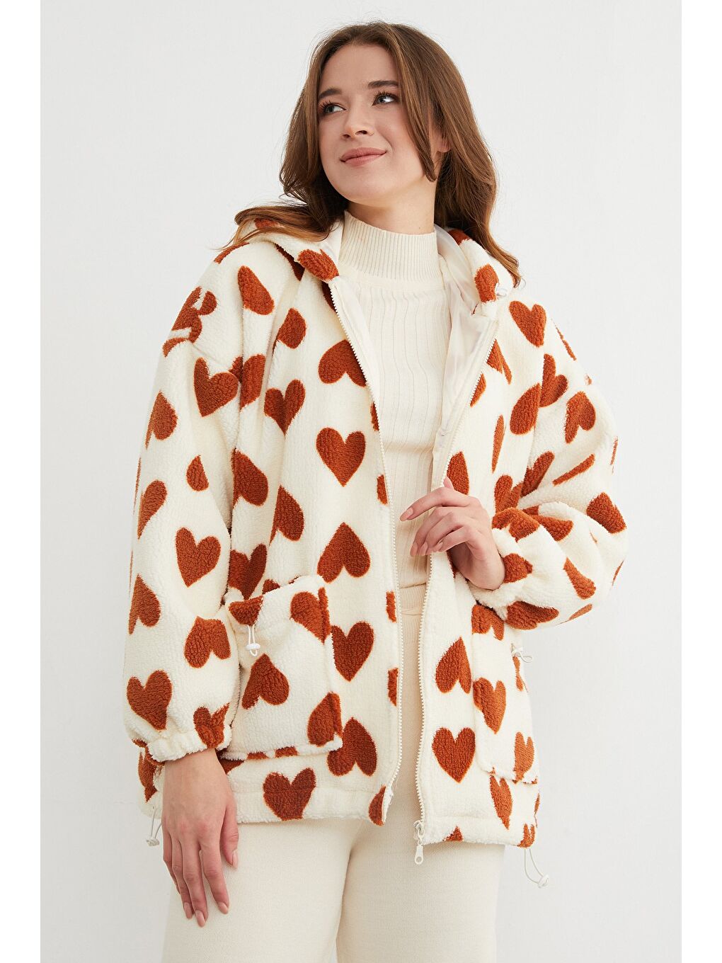 Kahverengi Kalp Desenli Pelüş Mont-1