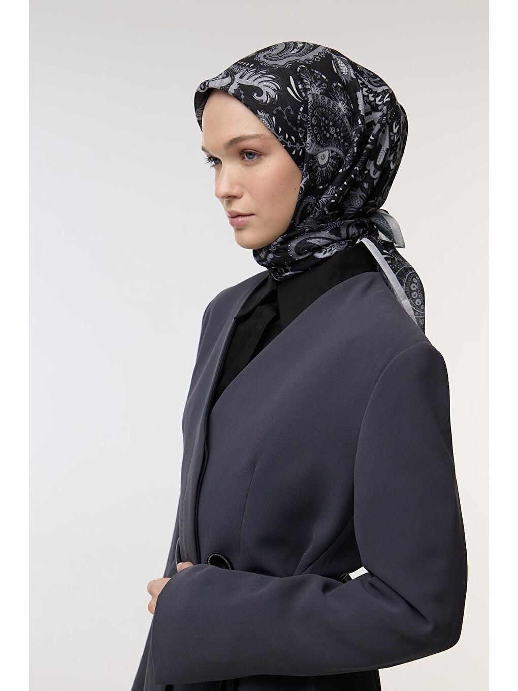 Siyah Desenli Pamuk Eşarp Black Dream-6