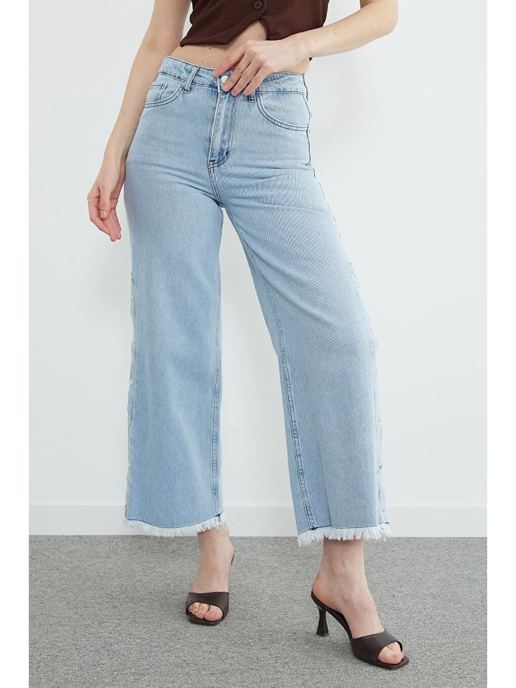 Mavi Paçası Püsküllü Çıtçıtlı Jean-4