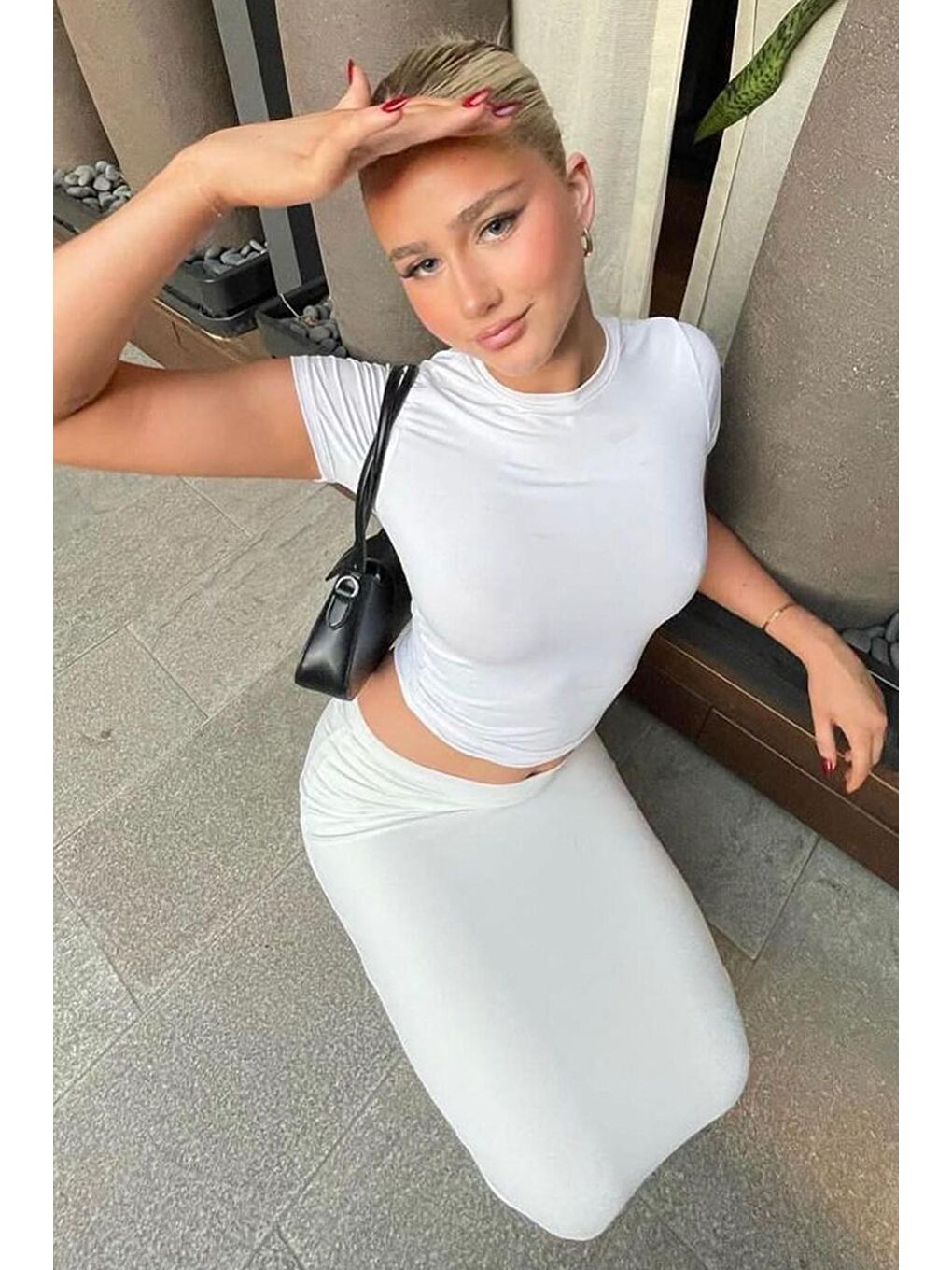 Beyaz Bisiklet Yaka Basic Kadın Tişört Mg1725-1