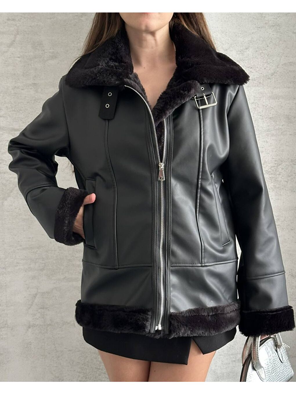 Siyah Kürk Detaylı Biker Deri Mont-3
