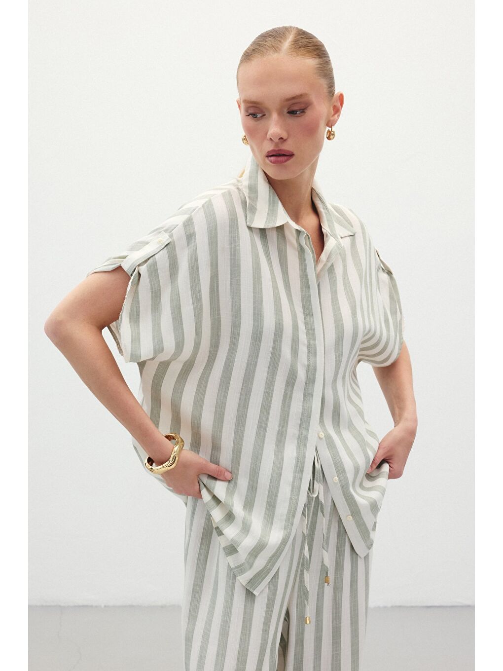 Çizgili Kısa Kol Gömlek - Haki-1