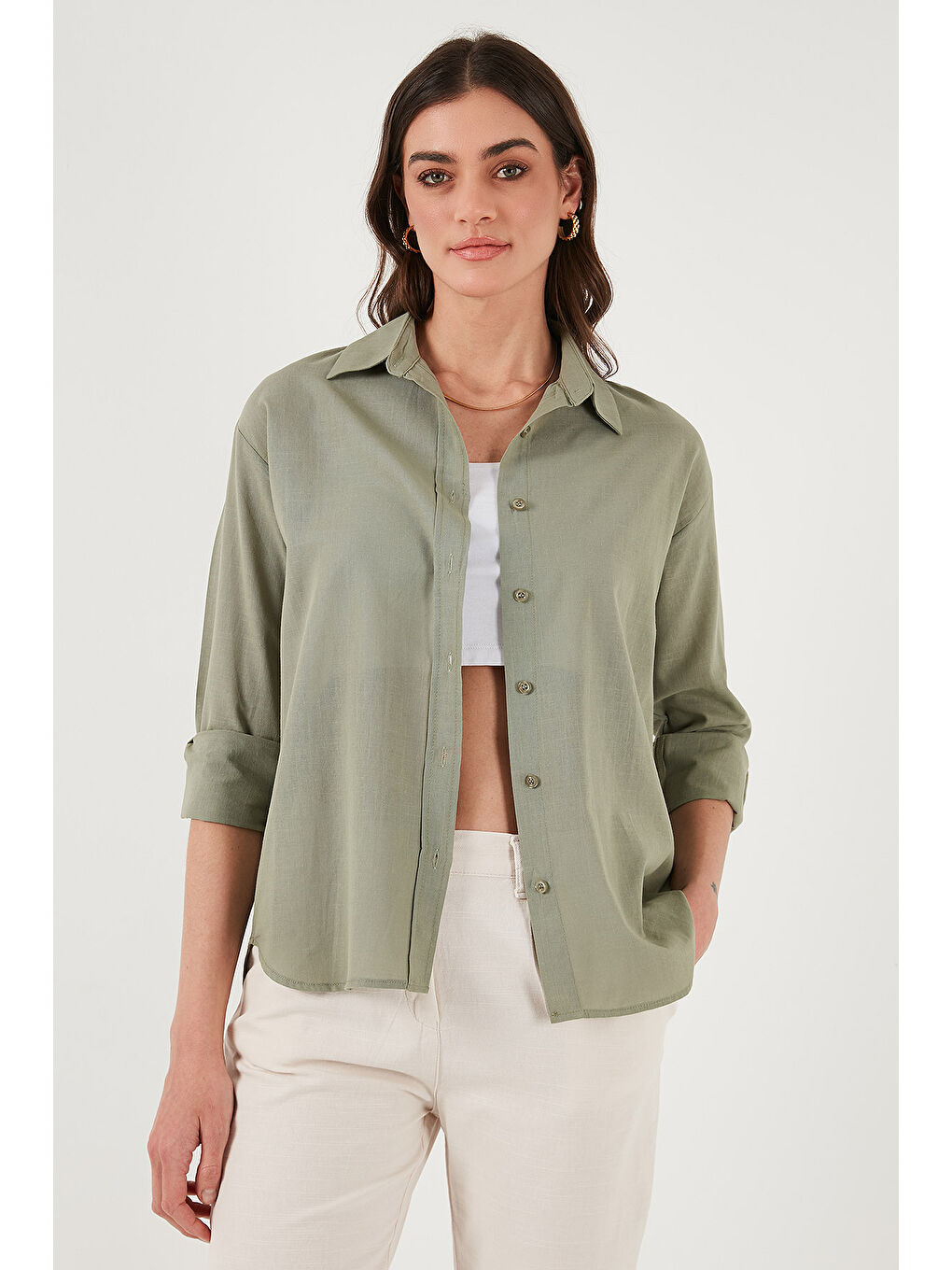 Haki Keten Ve Pamuk Karışımlı Regular Fit Önü Kısa Arkası Uzun Kadın Gömlek 6772853-5
