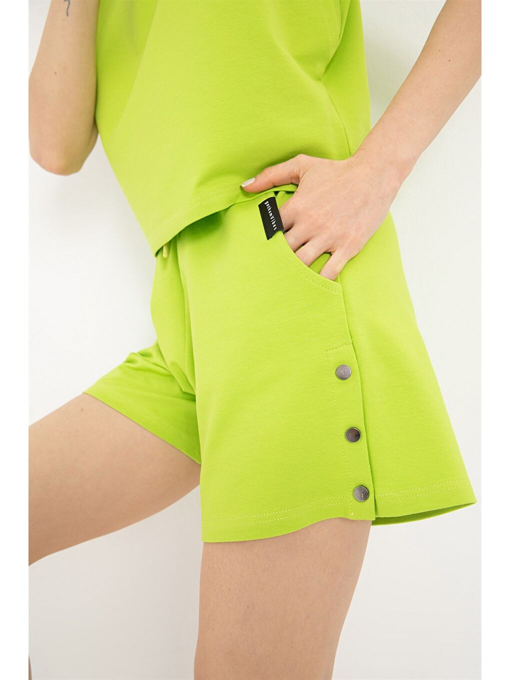 Kadın Base Bang Lime Yeşili Şort-2