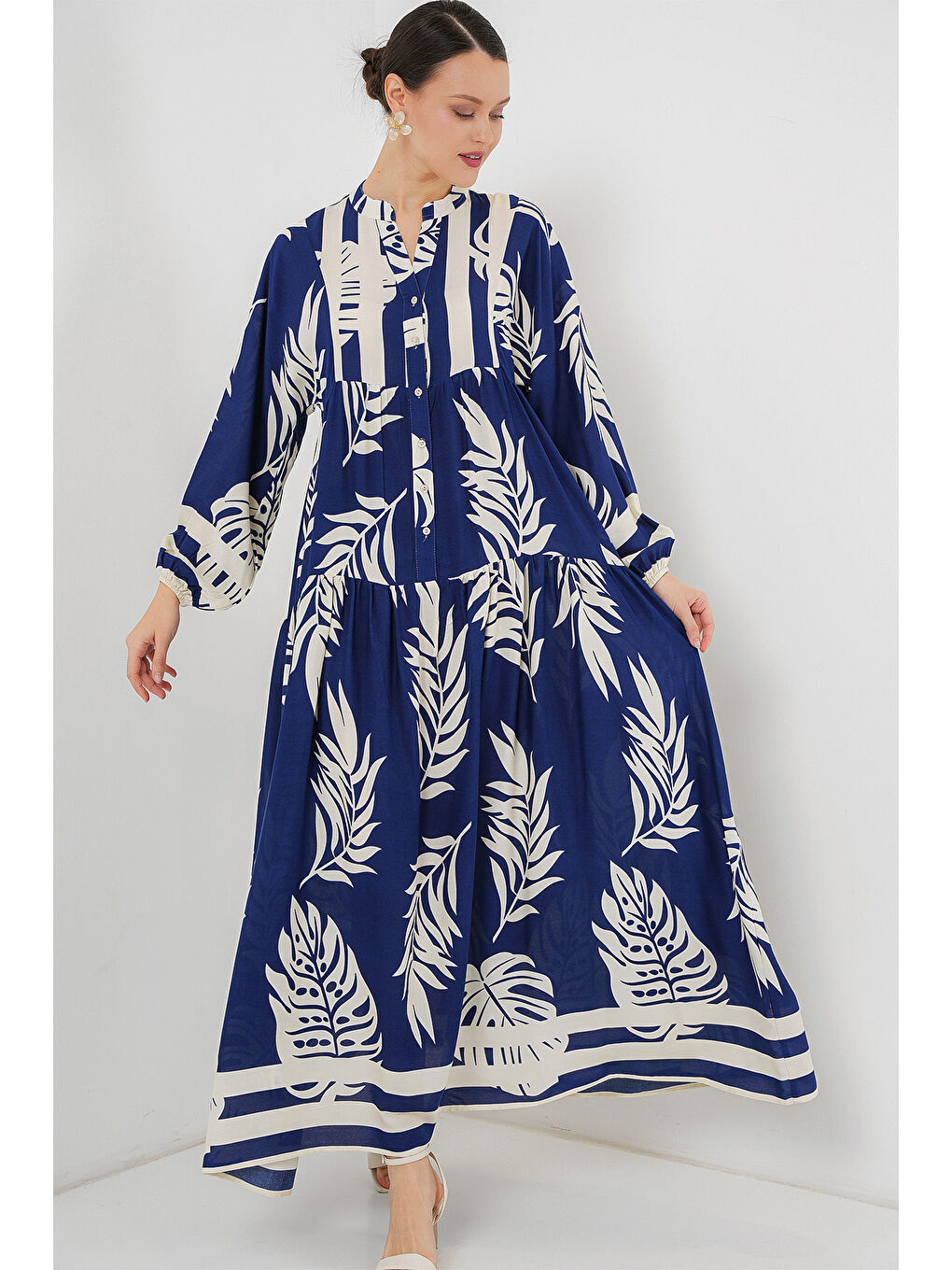 2423 Otantik Desenli Tesettür Elbise - Lacivert 3-2