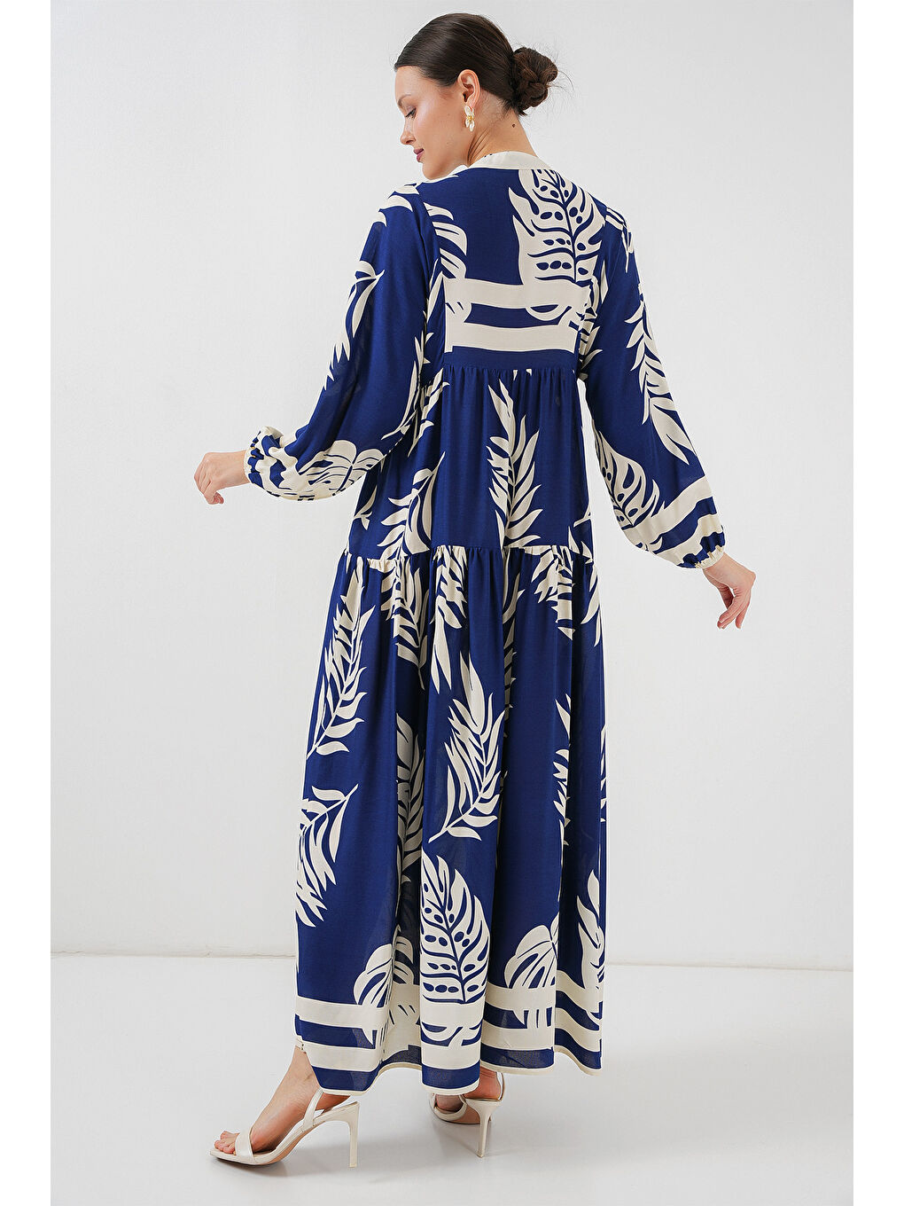 2423 Otantik Desenli Tesettür Elbise - Lacivert 3-4