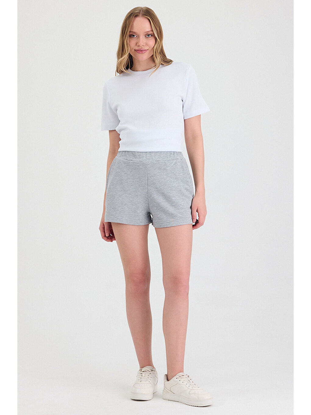 Kadın Timeless Gri Şort-1