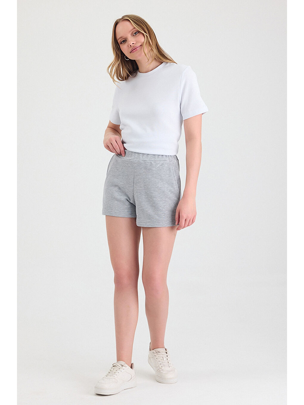 Kadın Timeless Gri Şort-2