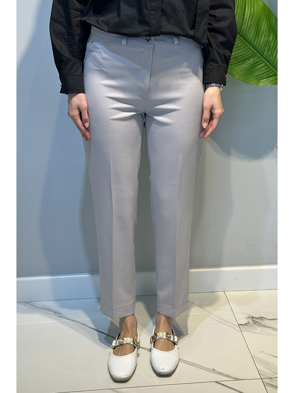 Büyük Beden Kadın Yırtmaç Detay Bilek Boy Kumaş Pantolon 07 Açık Gri-2