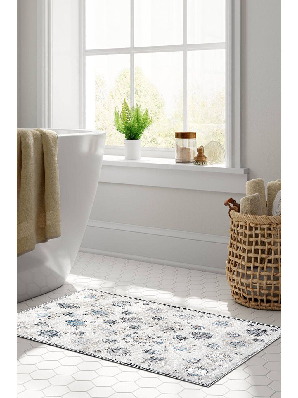 Beyaz Dekoratif Özel Tasarım Yıkanabilir İnce Kaymaz Tabanlı Modern Halı KECE FR36-3