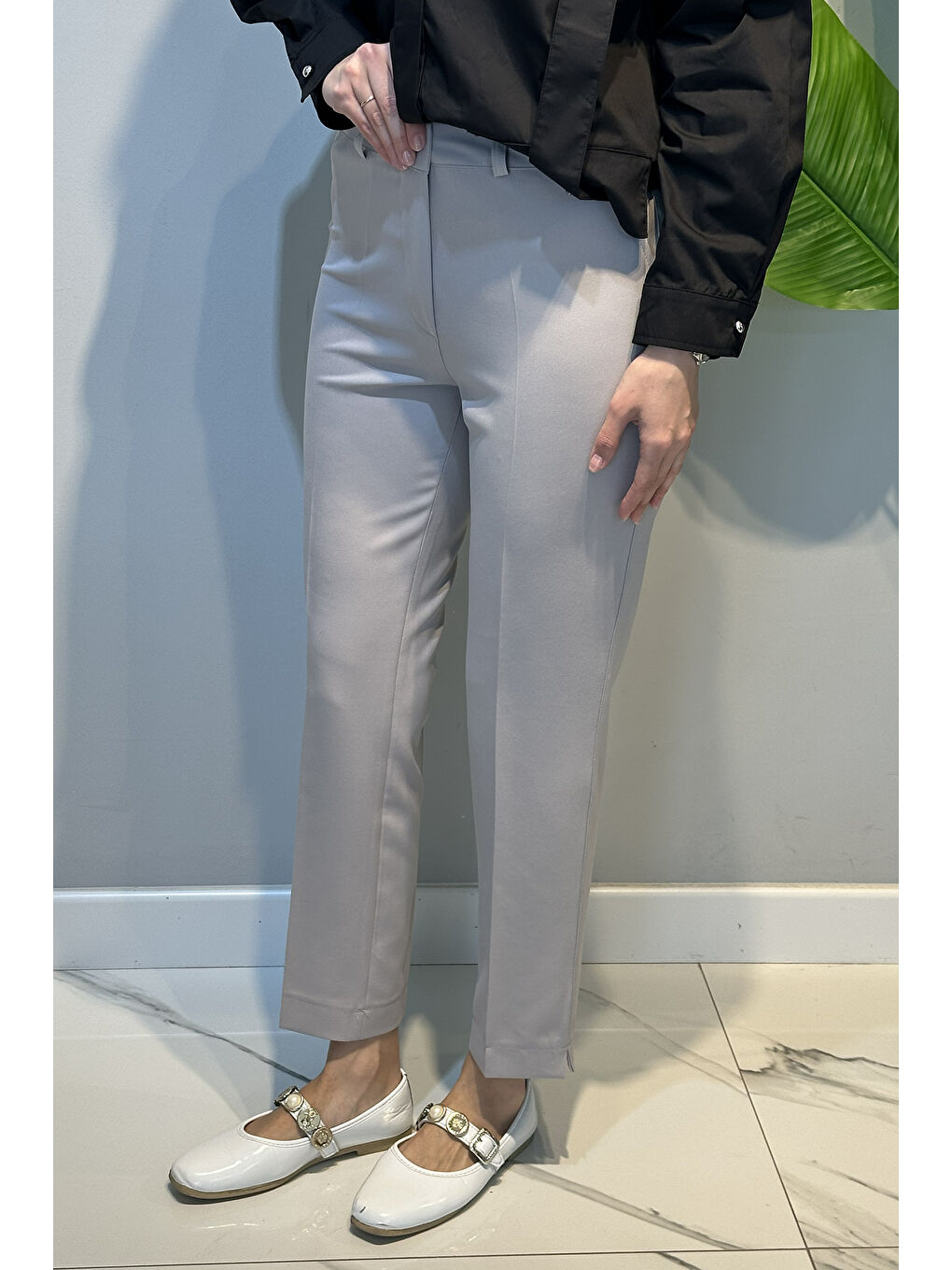 Büyük Beden Kadın Yırtmaç Detay Bilek Boy Kumaş Pantolon 07 Açık Gri-3