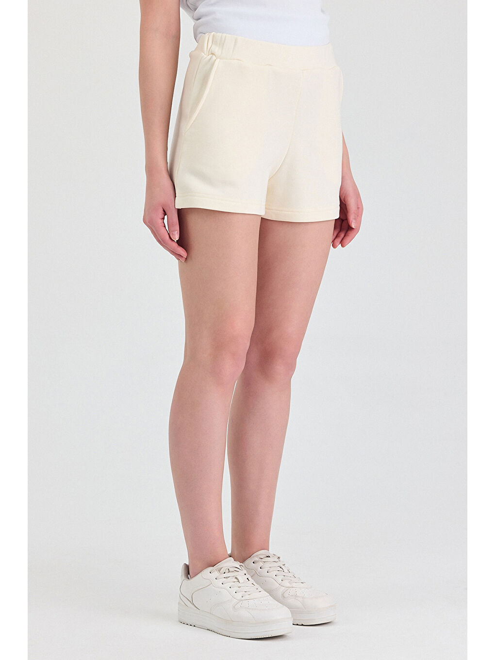 Ekru Kadın Timeless Krem Şort-3