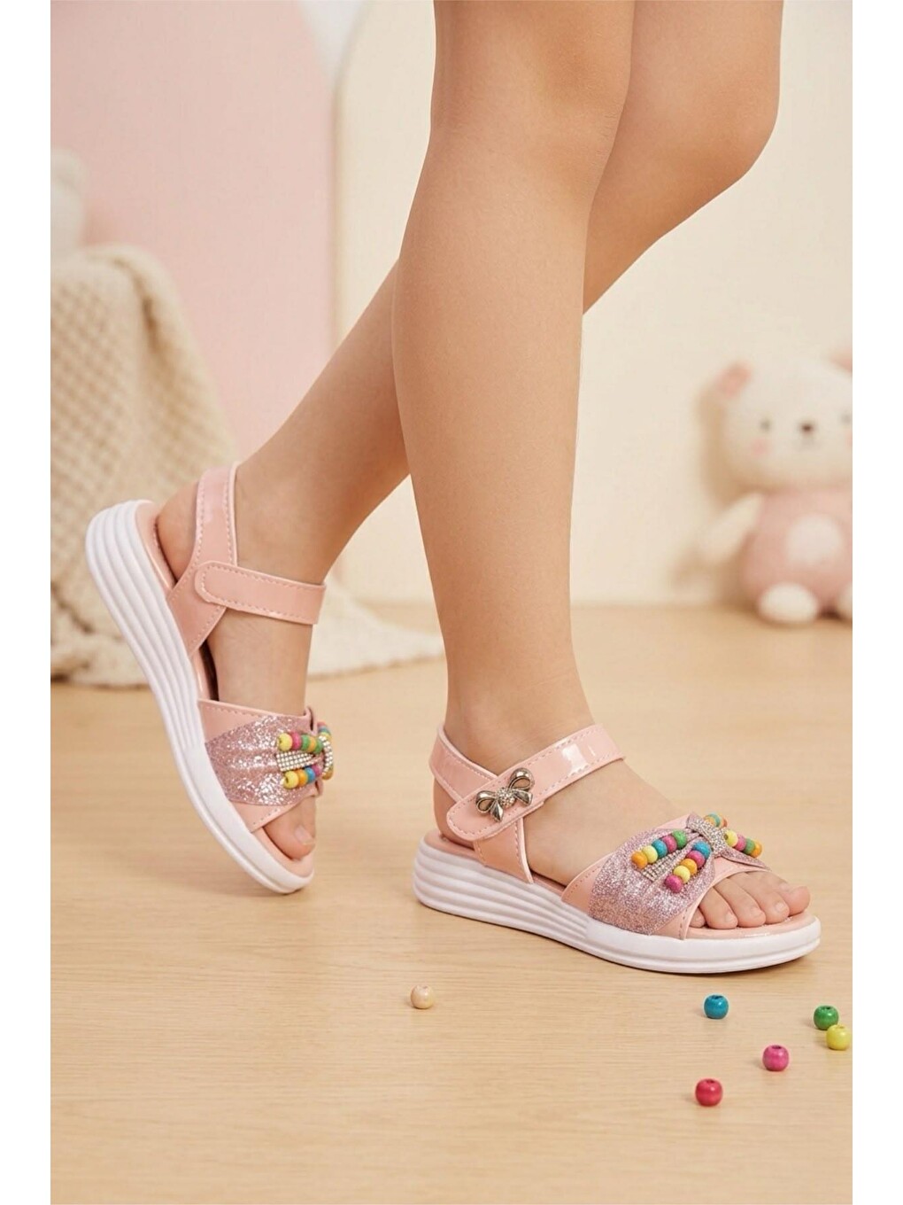 Pembe Butiq 7307 Renkli Boncuk Aksesuarlı Cırtlı Kız Çocuk Sandalet-1