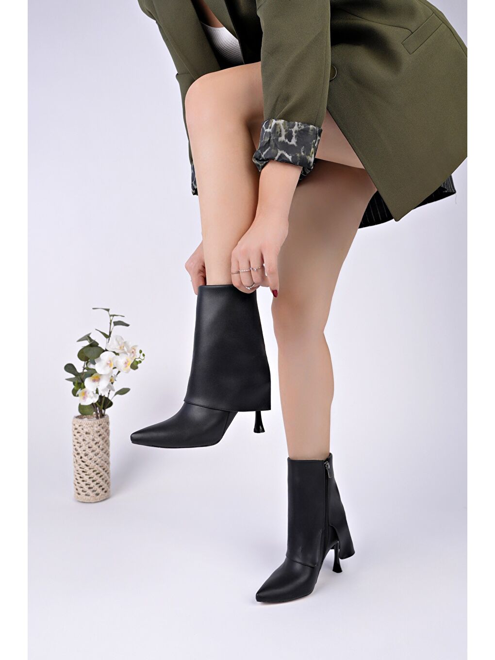 Siyah MARLA Sivri Burun İnce Topuklu Fermuarlı Kadın Bot-3