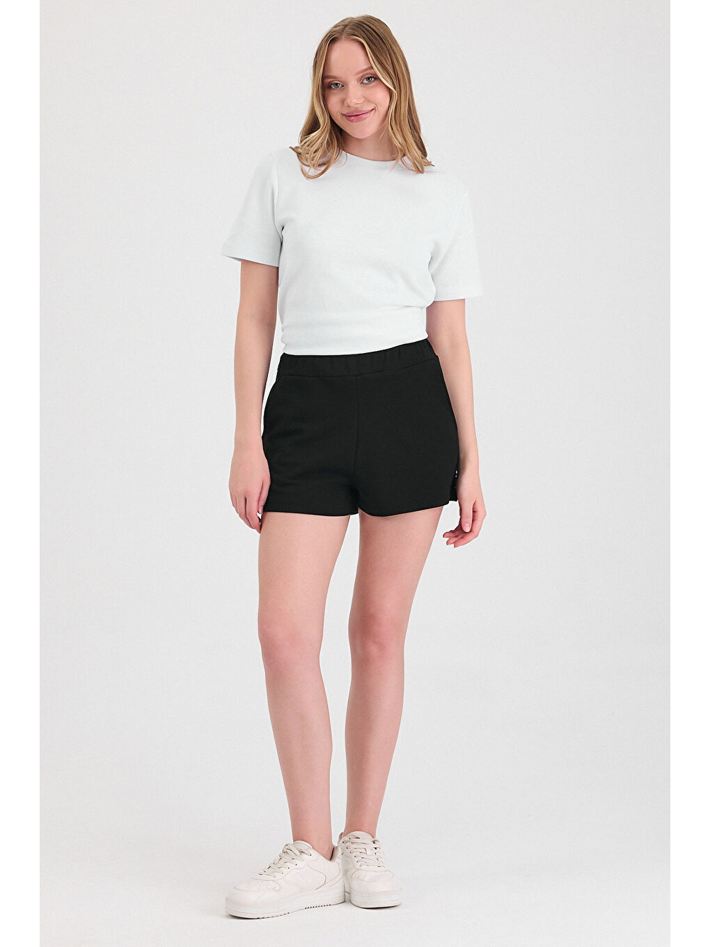 Kadın Timeless Siyah Şort