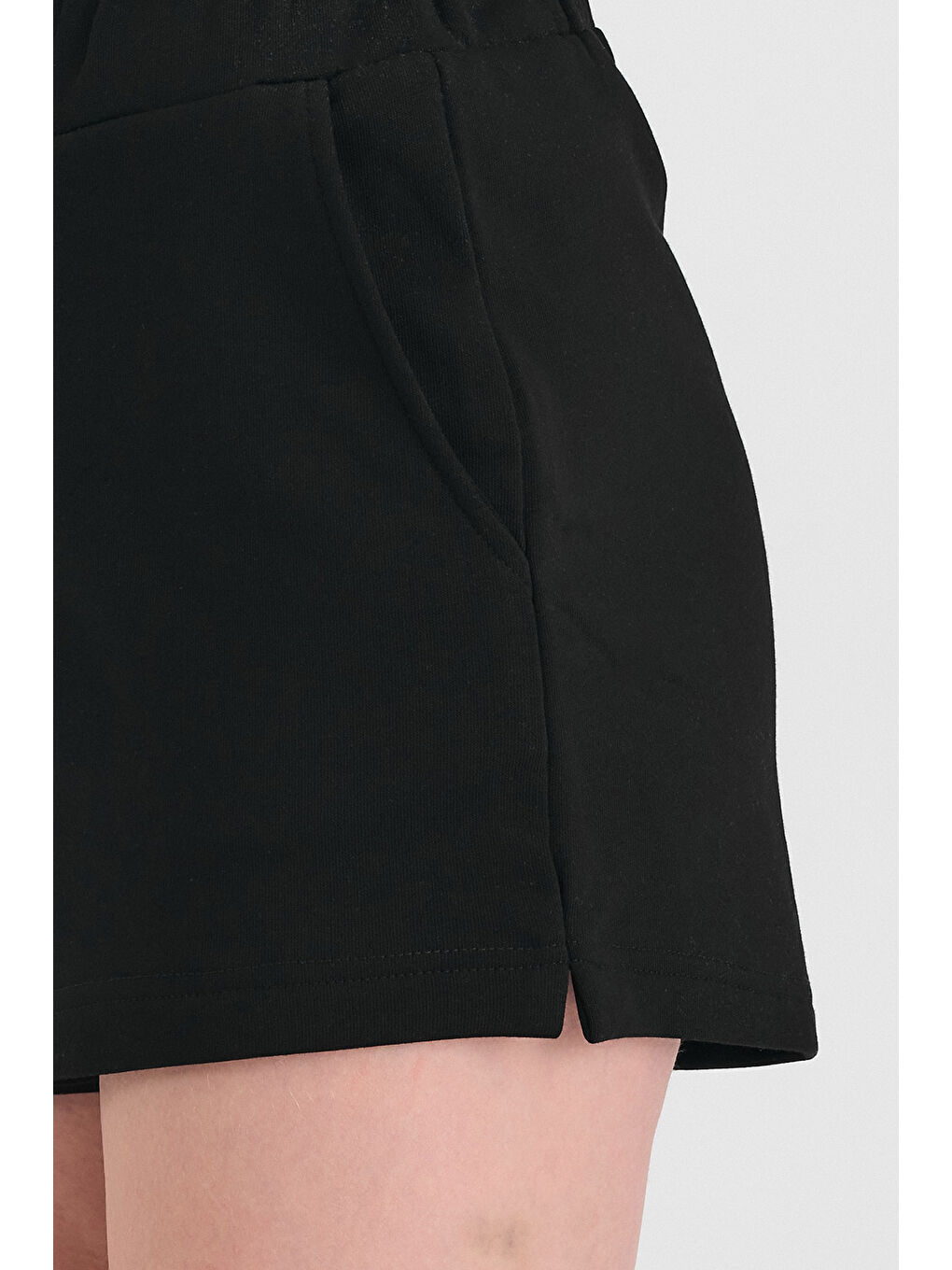 Kadın Timeless Siyah Şort-3