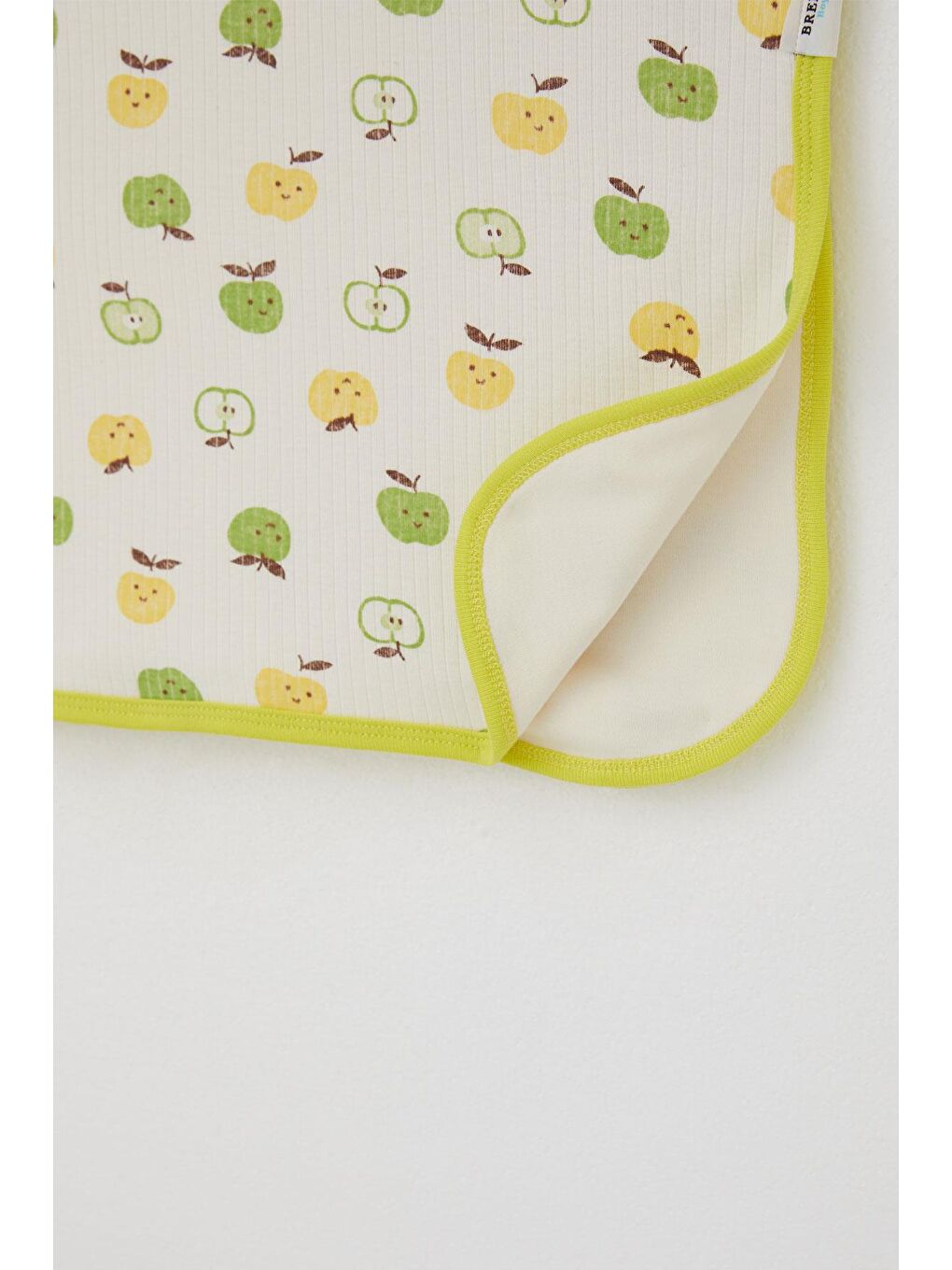 Yenidoğan Bebek Battaniyesi Sevimli Minik Elma Desenli Ekru (78 X 87 Cm)-2