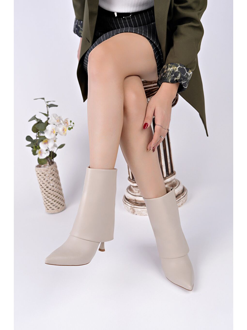 Bej MARLA Sivri Burun İnce Topuklu Fermuarlı Kadın Bot-5