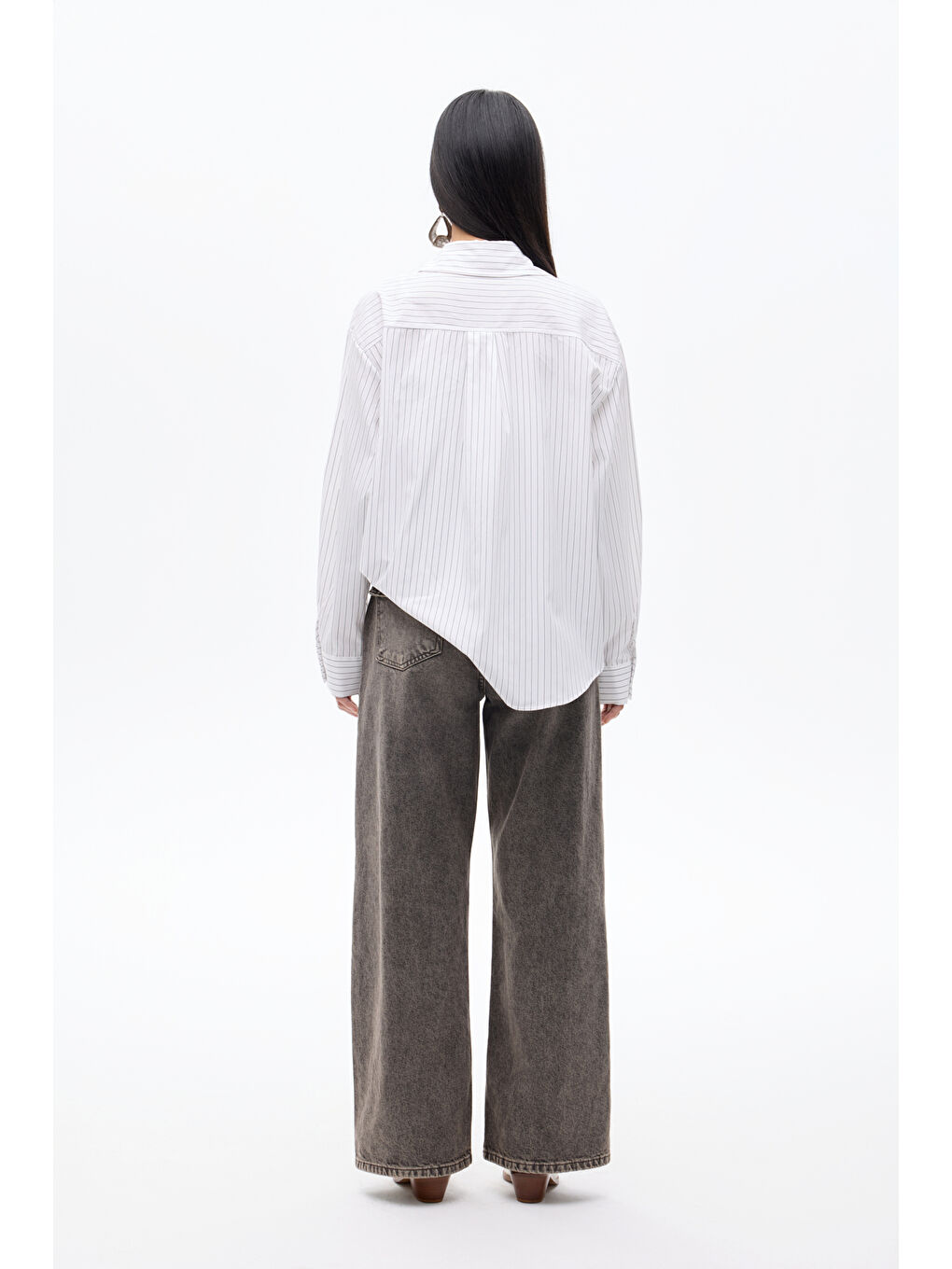 Asimetrik Kesim Çizgili Oversize Gömlek Beyaz-4