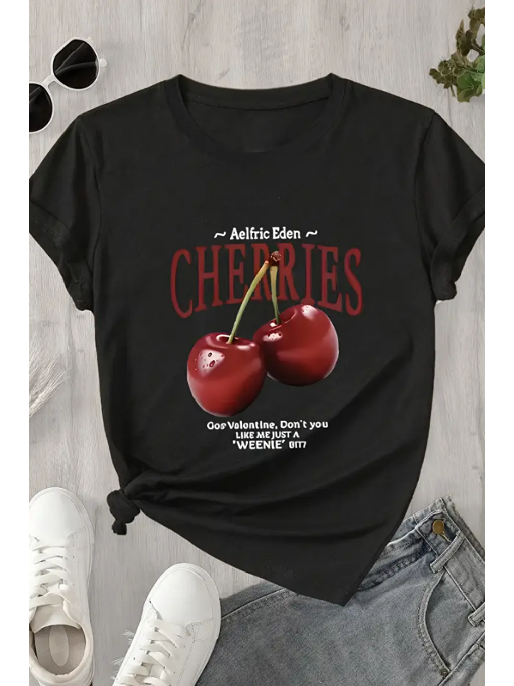 Kadın Siyah Cherry Baskılı Regular Bisiklet Yaka T-Shirt