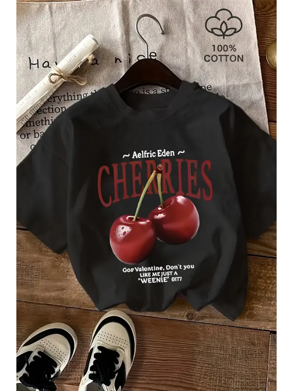 Kadın Siyah Cherry Baskılı Regular Bisiklet Yaka T-Shirt-1