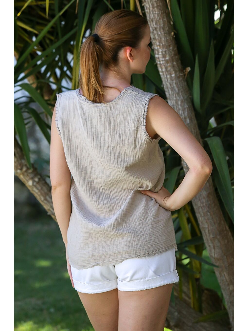 Organik Pamuk Bej Yuvarlak Yaka Kolsuz Yıkamalı Pis Dikişli Casual Müslin Dokuma Bluz 70 60-1