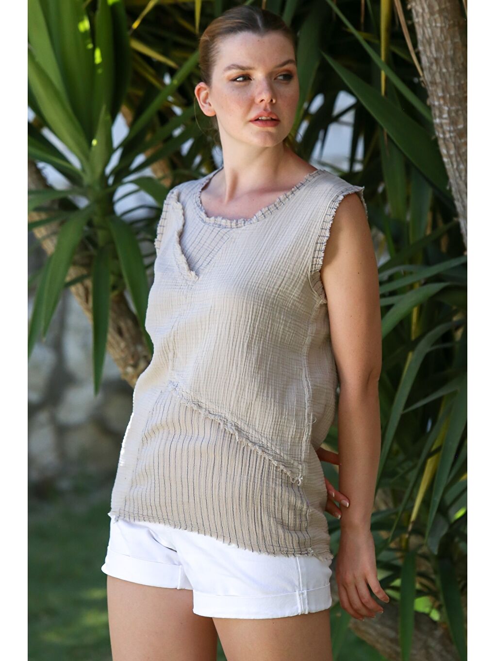 Organik Pamuk Bej Yuvarlak Yaka Kolsuz Yıkamalı Pis Dikişli Casual Müslin Dokuma Bluz 70 60-3