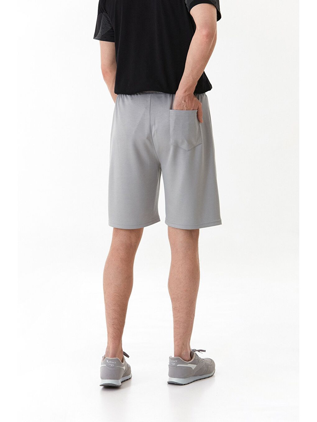 Gri Beli Lastikli Armalı Penye Şort-3