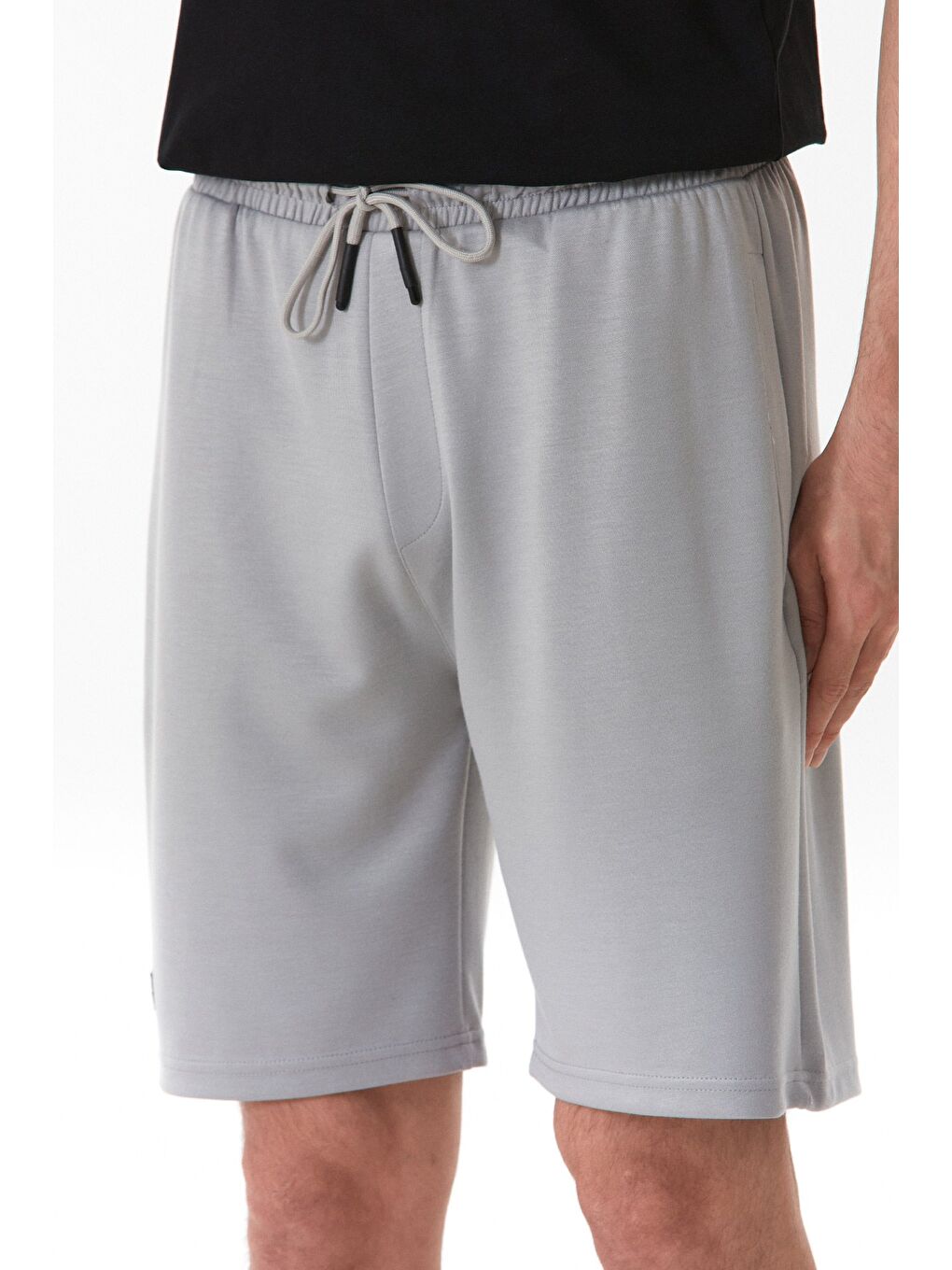 Gri Beli Lastikli Armalı Penye Şort-4