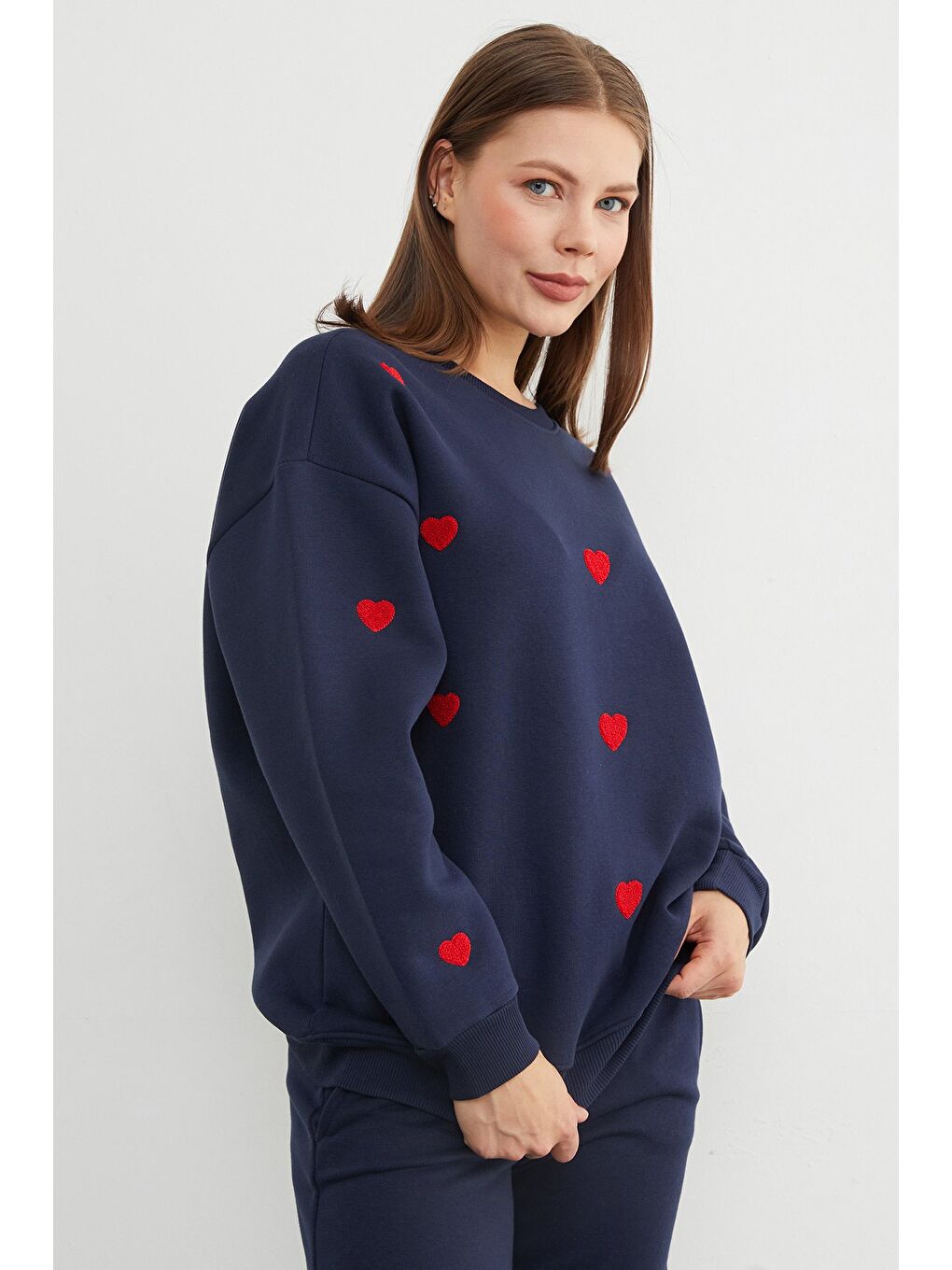 Lacivert 3 İplik Kalp Nakışlı Oversize Sweatshirt-2