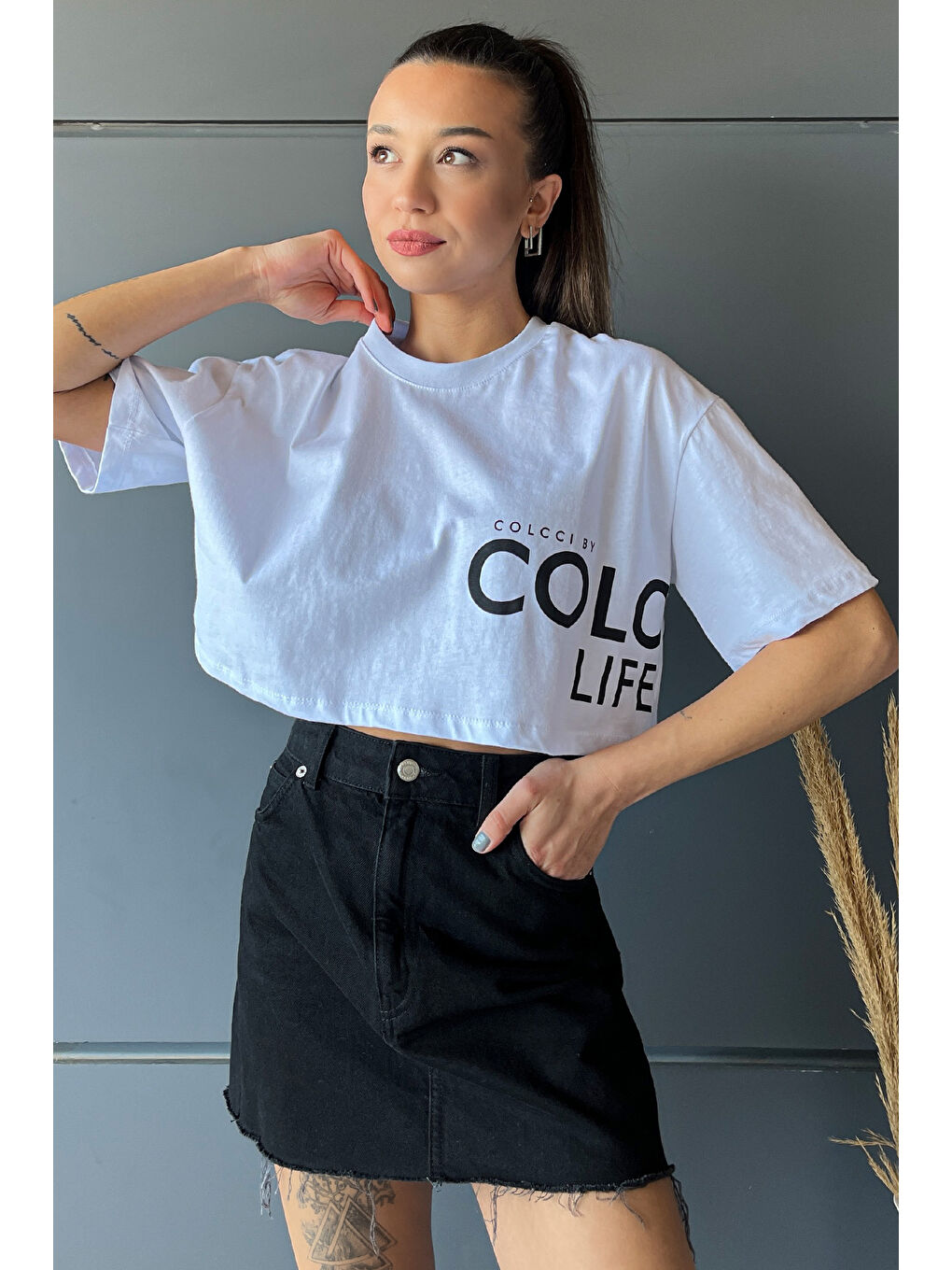 Beyaz Baskılı Bisiklet Yaka Kadın Tişört-2