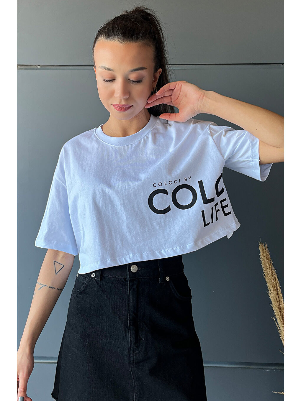 Beyaz Baskılı Bisiklet Yaka Kadın Tişört-3