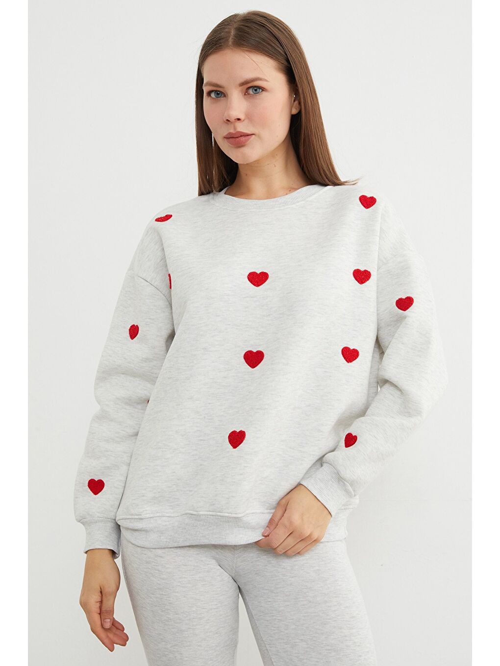 Gri 3 İplik Kalp Nakışlı Oversize Sweatshirt