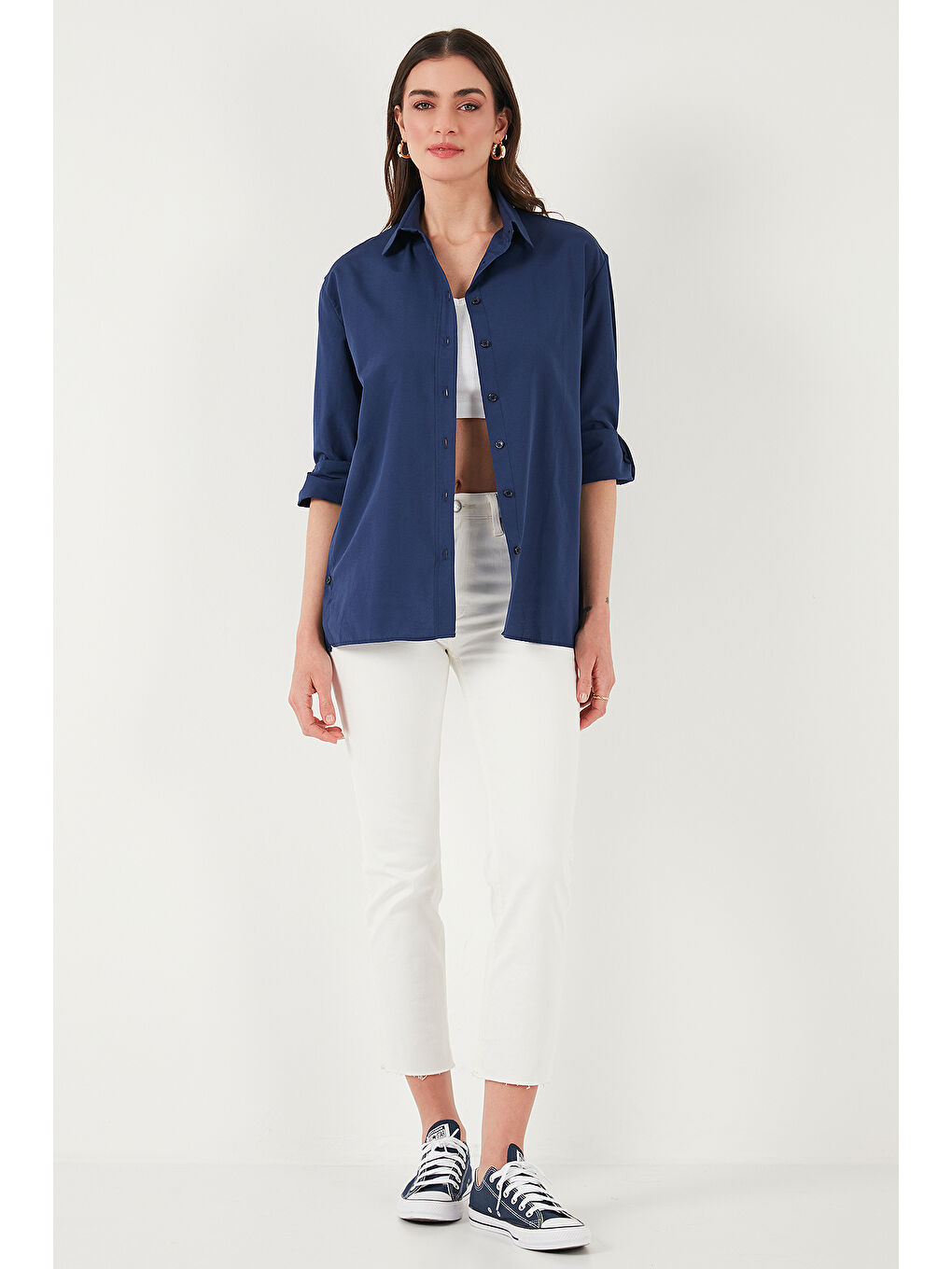 Lacivert Pamuklu Regular Fit İliklenebilen Yırtmaç Detaylı Kadın Gömlek 6772920-3