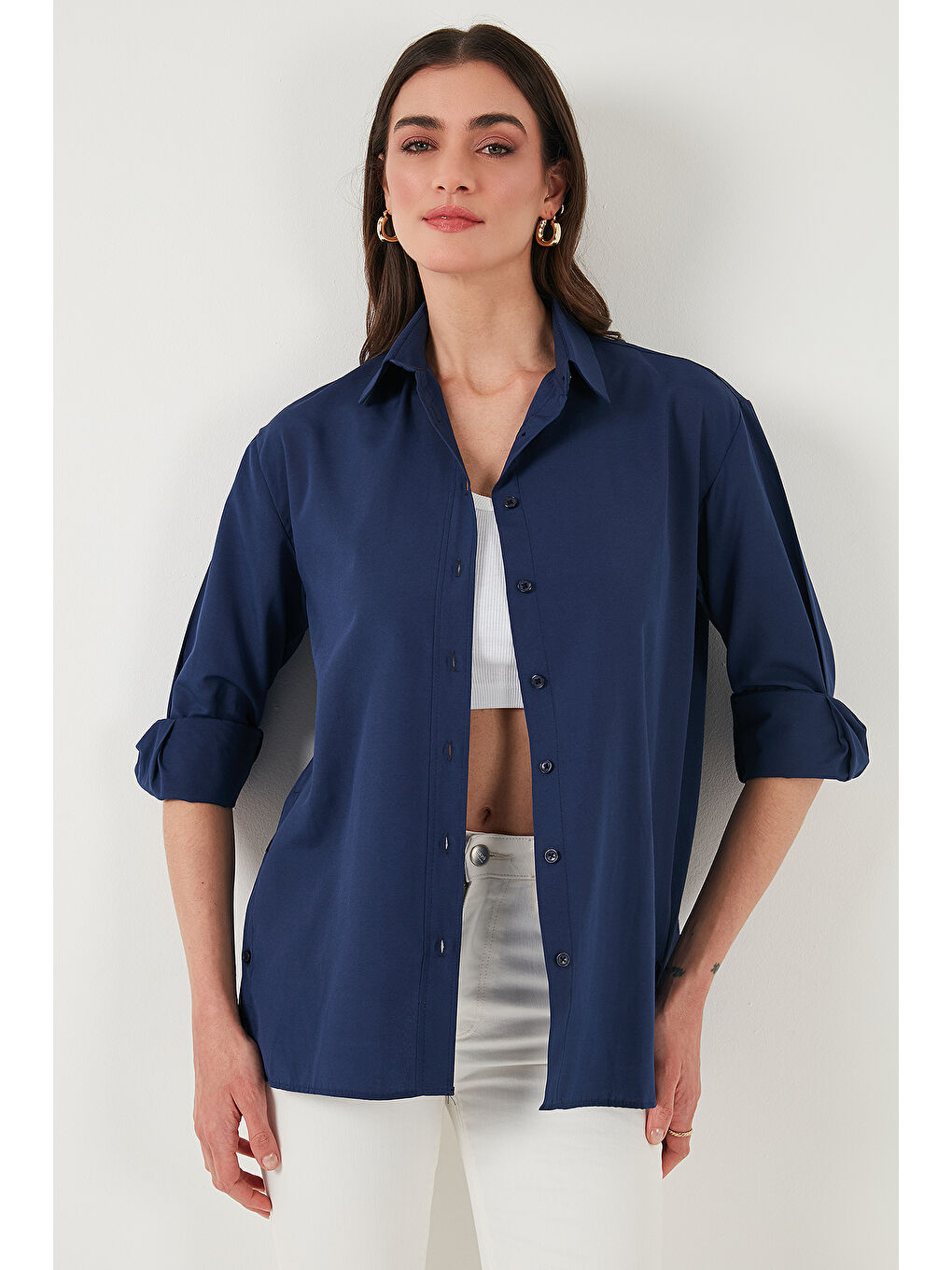 Lacivert Pamuklu Regular Fit İliklenebilen Yırtmaç Detaylı Kadın Gömlek 6772920-4