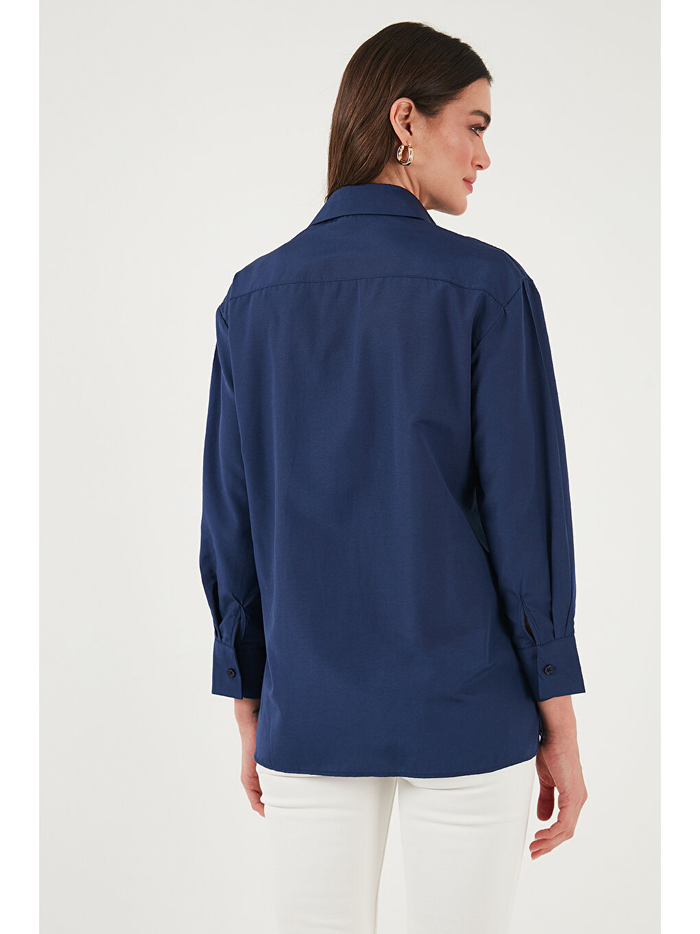 Lacivert Pamuklu Regular Fit İliklenebilen Yırtmaç Detaylı Kadın Gömlek 6772920-6