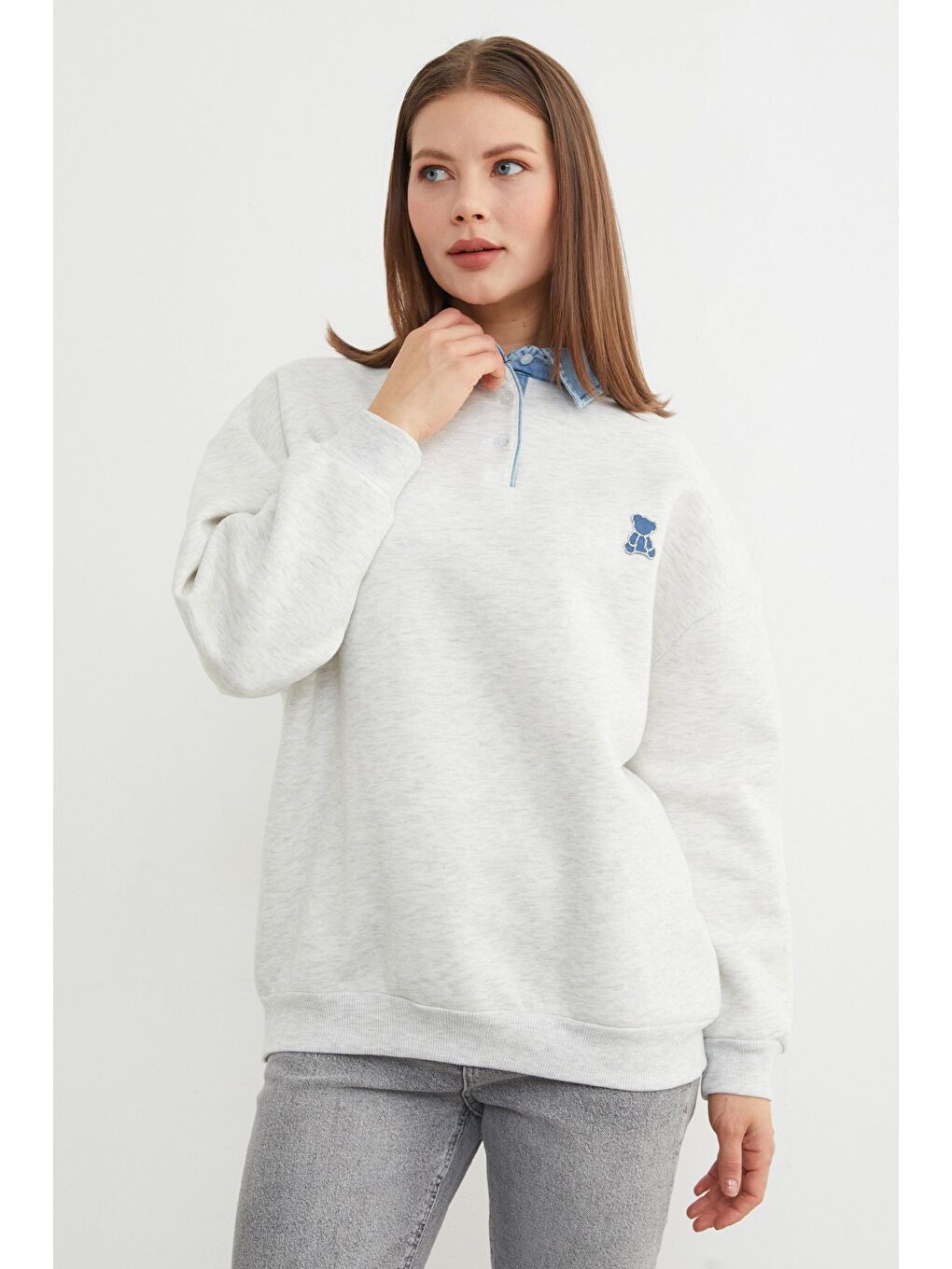 Gri 3 İplik Ayıcık Nakışlı Polo Yaka Denim Detaylı Sweatshirt-2