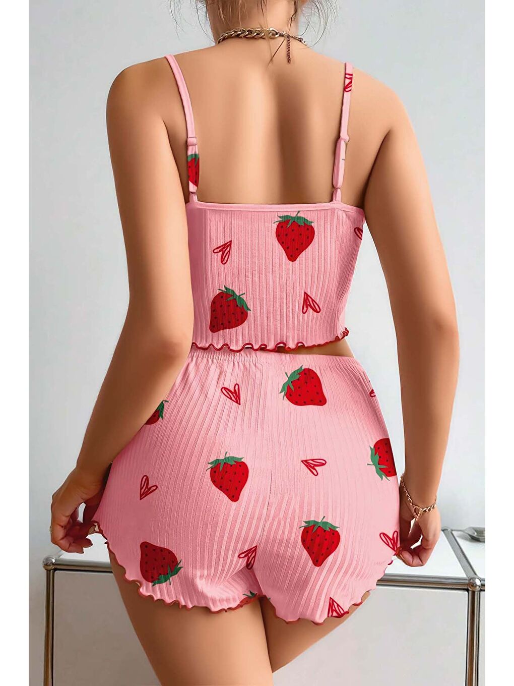 Pembe Çilek Desenli Fırfırlı Şortlu Pijama Takımı-2