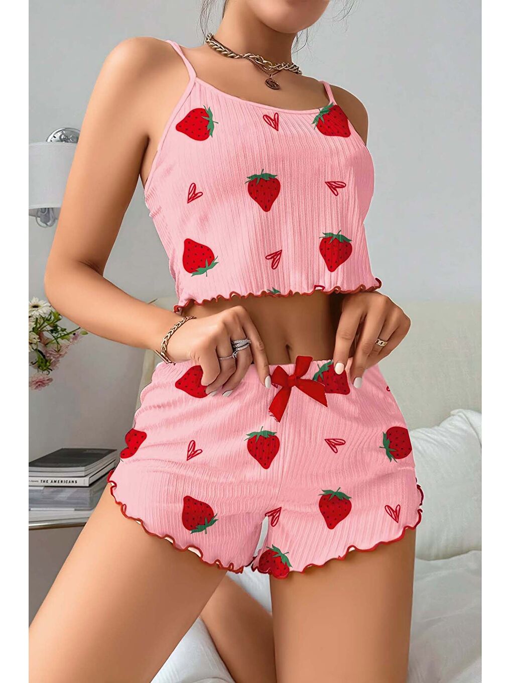 Pembe Çilek Desenli Fırfırlı Şortlu Pijama Takımı-3